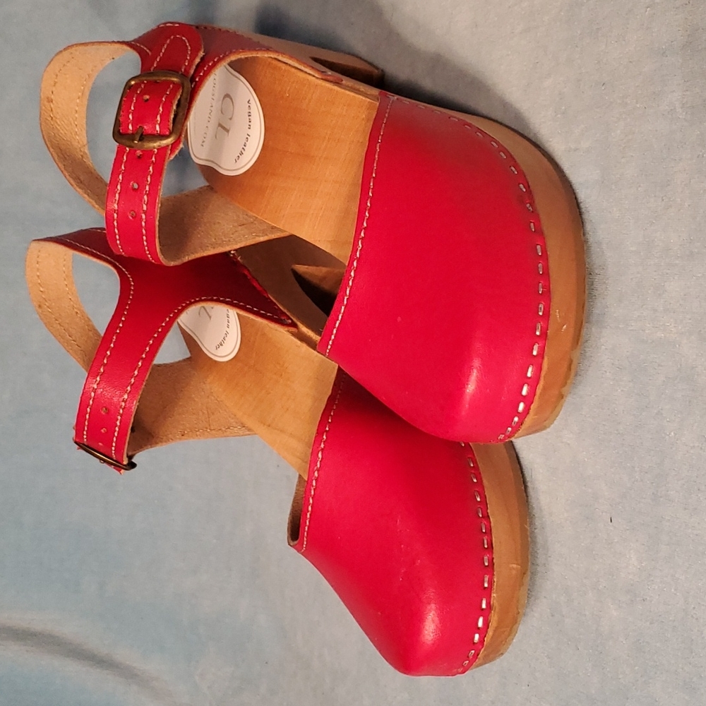 Clogsland Red Vegan Leather, wood sole Swedish clog handmade Poland. Size Eu.39